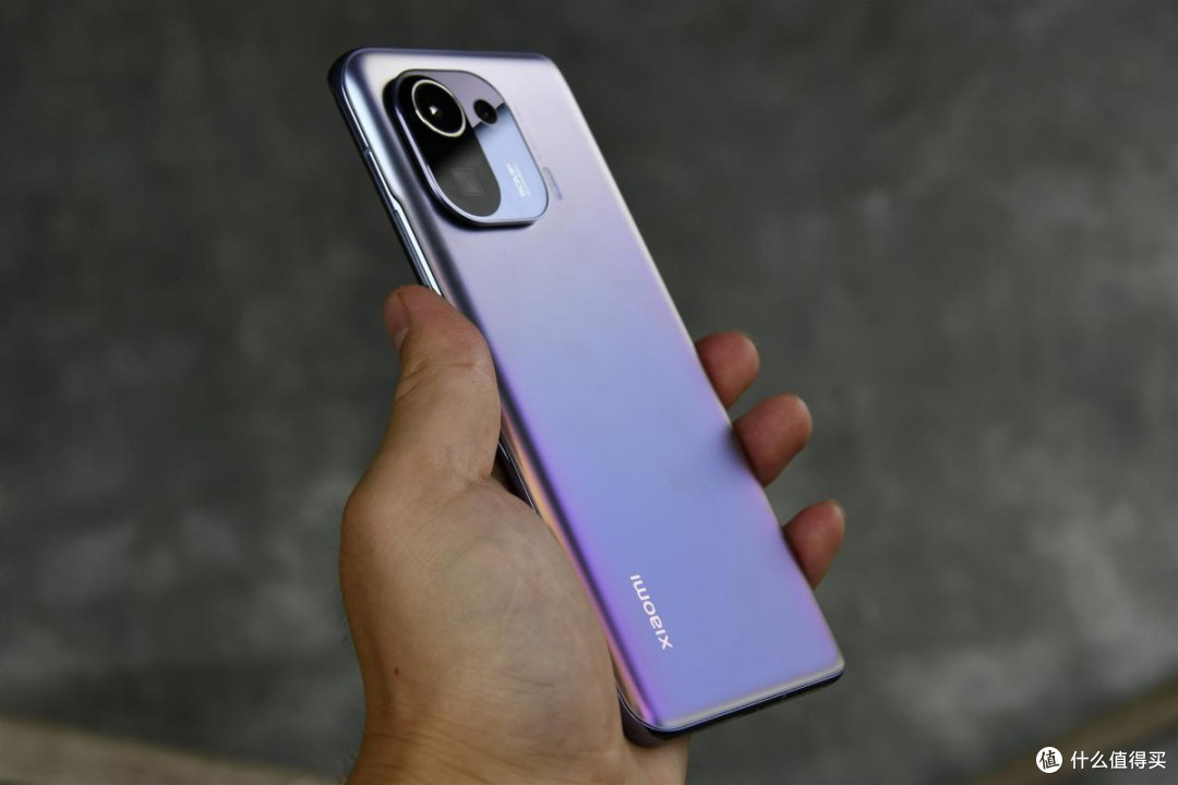 从4299元跌至1639元,2k四曲面屏 1亿像素 50w无线充电,重新成为市场"