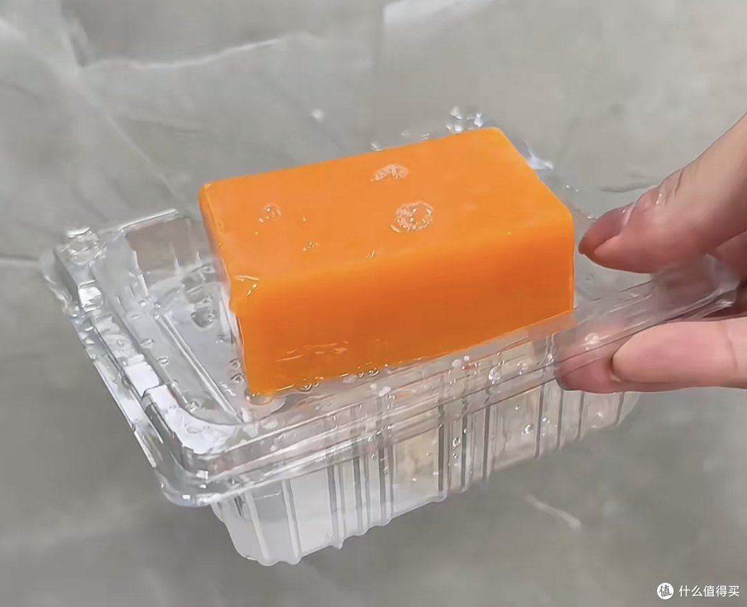 吃完水果的透明盒子先别扔,这样改造一下,比新买的收纳盒还好用!