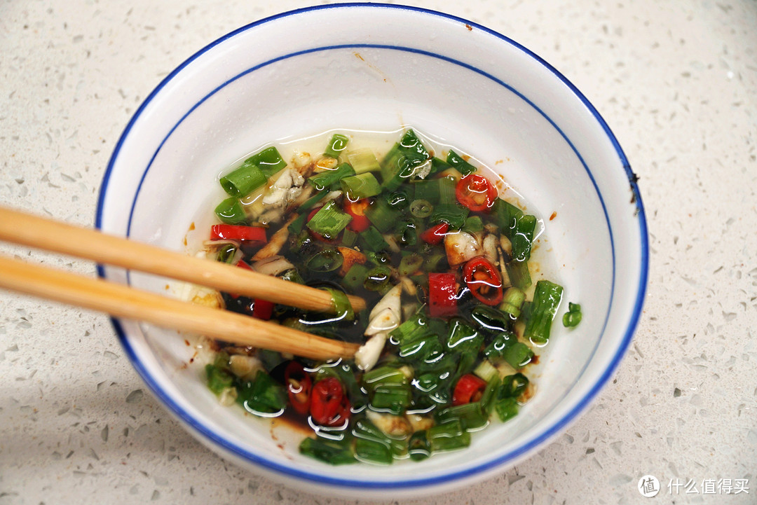 同是树上的野菜，它比香椿更有滋味，蒸一蒸很香，可惜采摘期太短