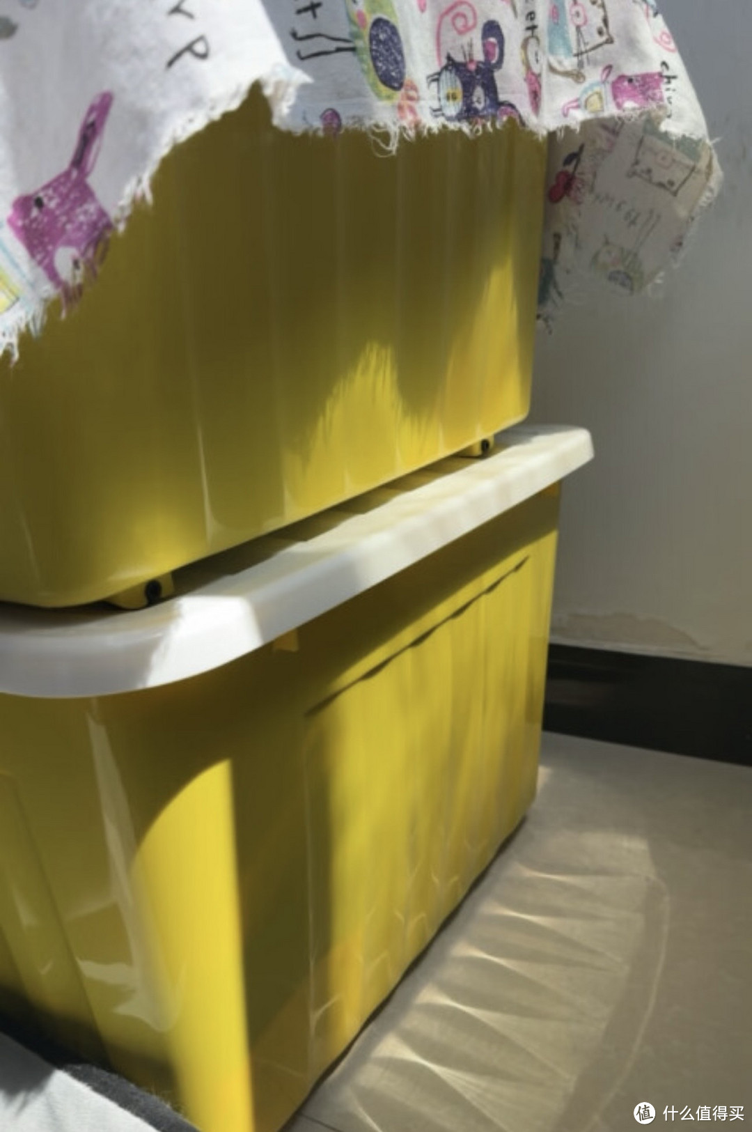 ￼￼SPACEXPERT 衣物收纳箱塑料整理箱80L黄色 1个装 带轮￼￼