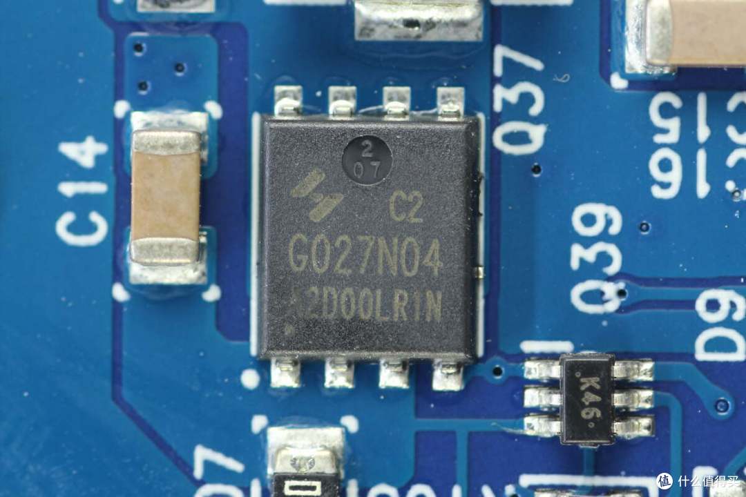 拆解报告:ETAKER移族2000W 2009Wh户外电源 墨M2000