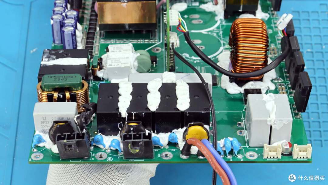 拆解报告:ETAKER移族2000W 2009Wh户外电源 墨M2000