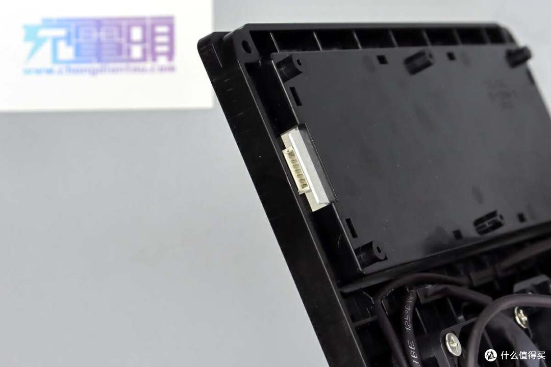 拆解报告:ETAKER移族2000W 2009Wh户外电源 墨M2000