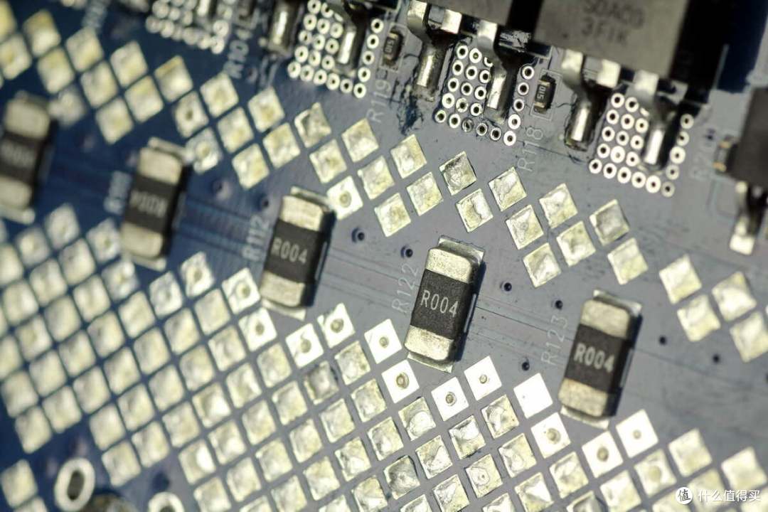 拆解报告:ETAKER移族2000W 2009Wh户外电源 墨M2000
