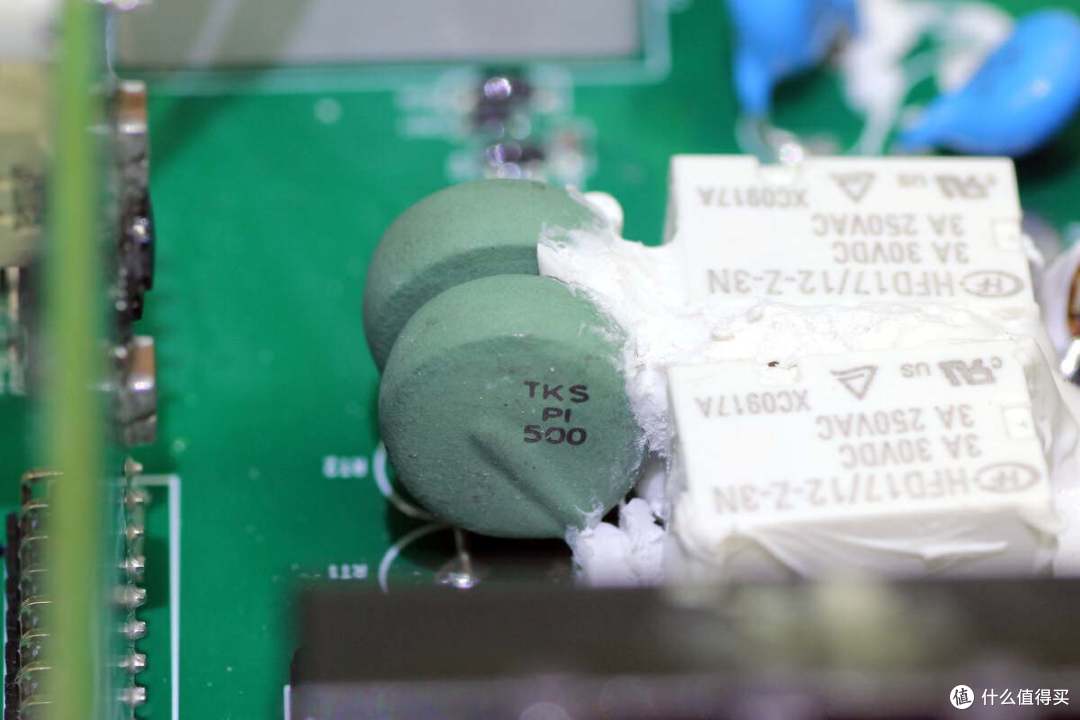 拆解报告:ETAKER移族2000W 2009Wh户外电源 墨M2000