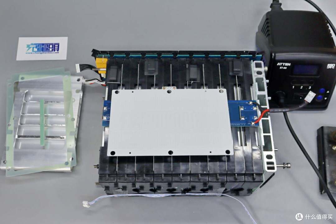 拆解报告:ETAKER移族2000W 2009Wh户外电源 墨M2000