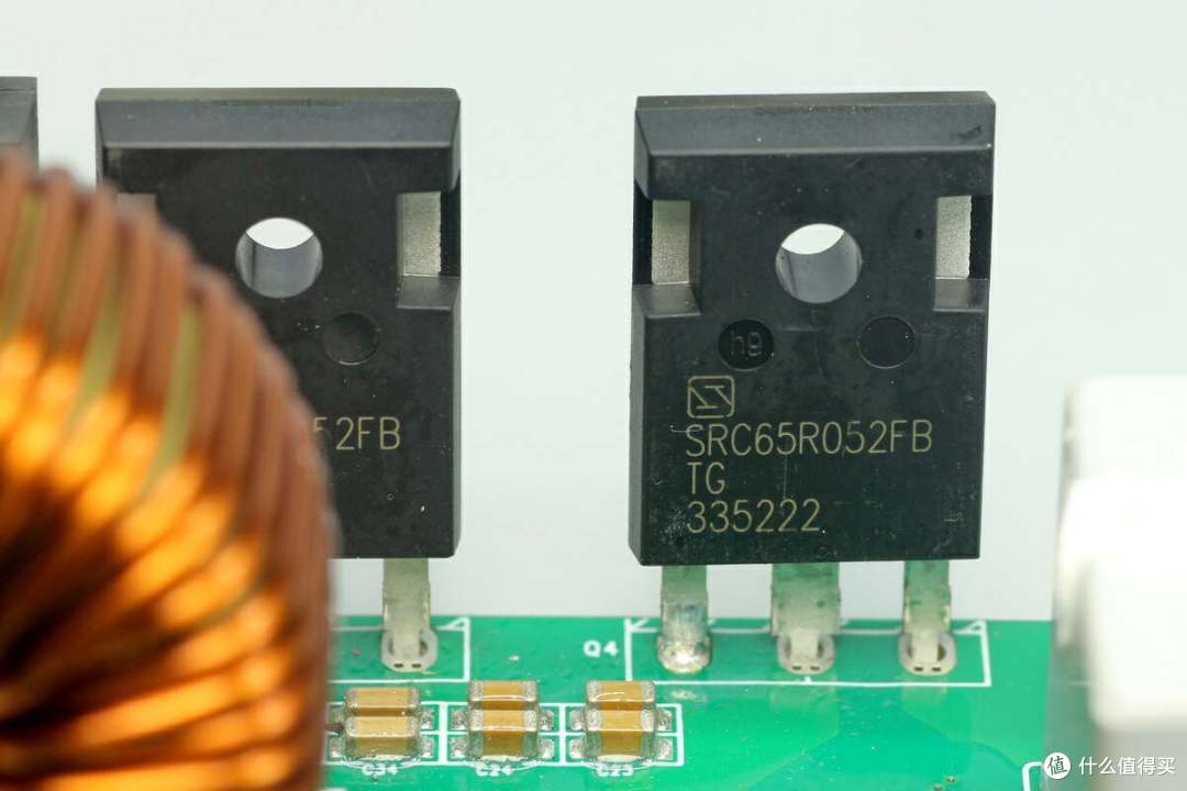 拆解报告:ETAKER移族2000W 2009Wh户外电源 墨M2000
