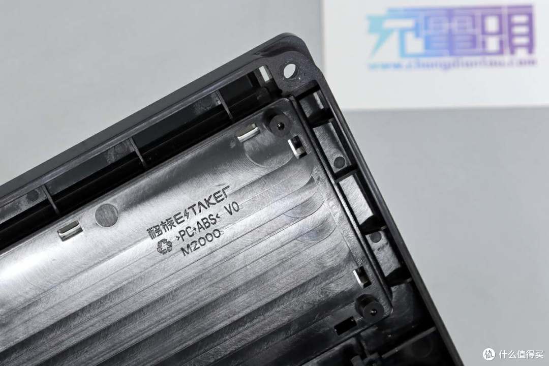 拆解报告:ETAKER移族2000W 2009Wh户外电源 墨M2000