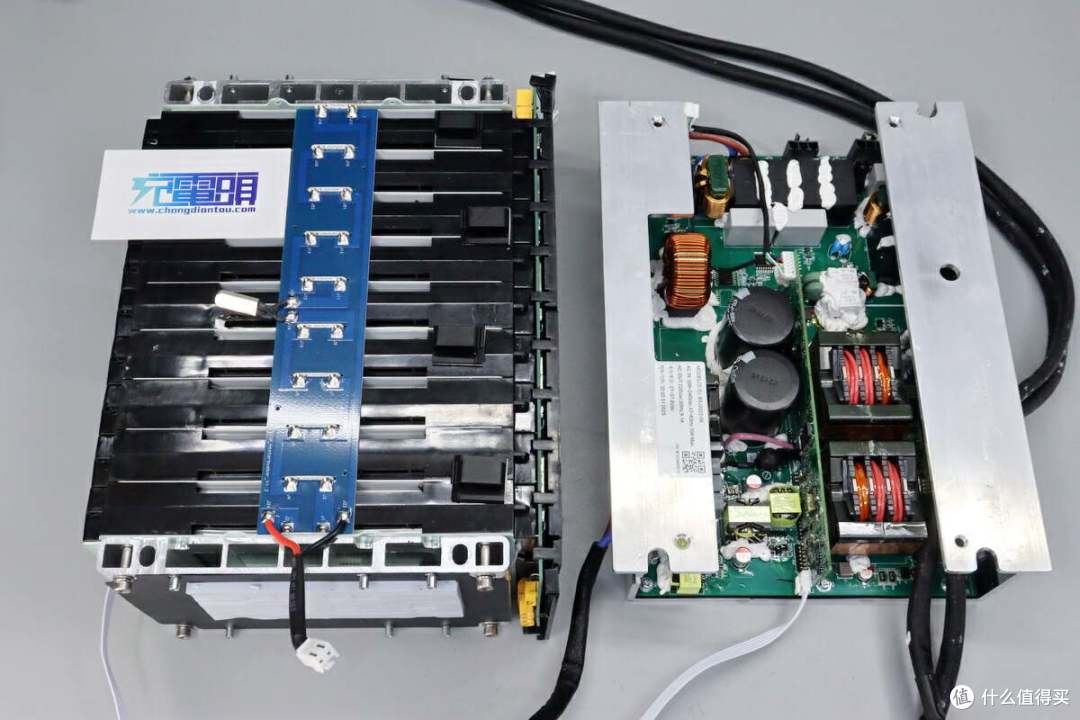 拆解报告:ETAKER移族2000W 2009Wh户外电源 墨M2000