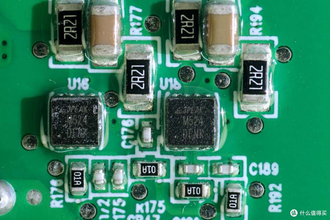 拆解报告:ETAKER移族2000W 2009Wh户外电源 墨M2000