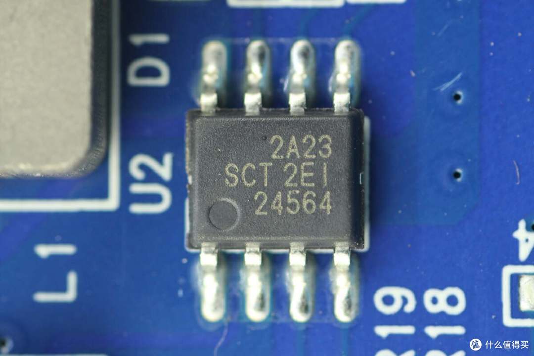 拆解报告:ETAKER移族2000W 2009Wh户外电源 墨M2000