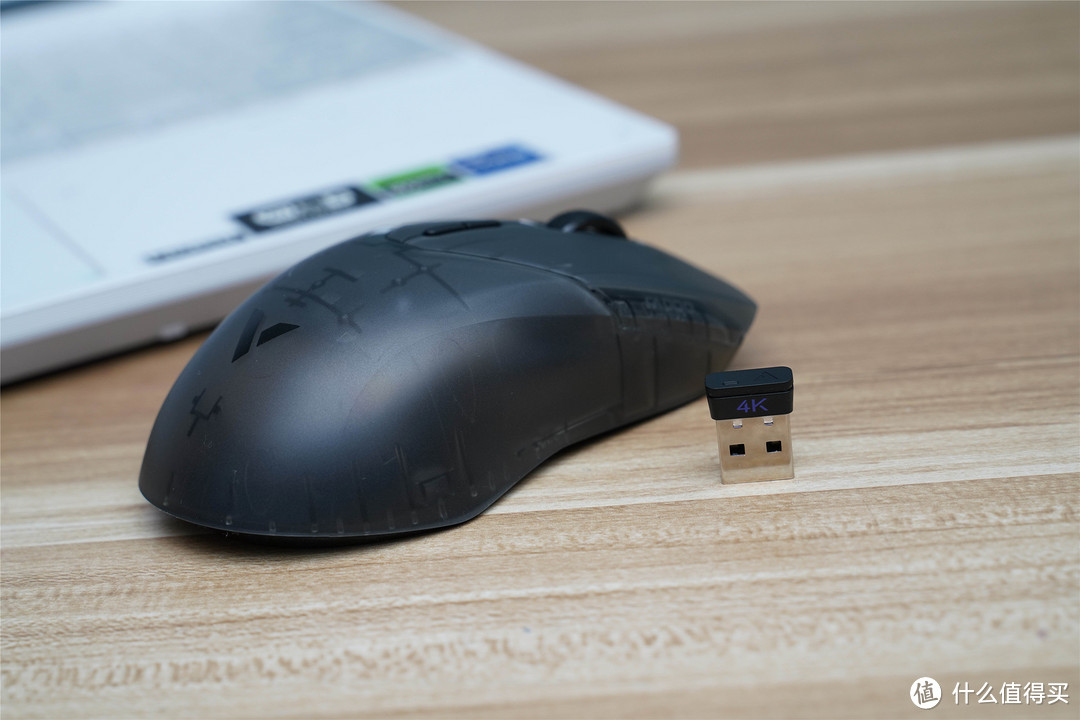 爱酱评测篇七十四ota无线8k以轻制快灵敏精准雷柏vt9air游戏鼠标评测
