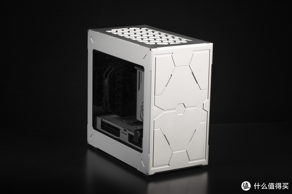 AboStudio ContainerM+ROG X670E-I+华硕 DUAL4070装机分享！