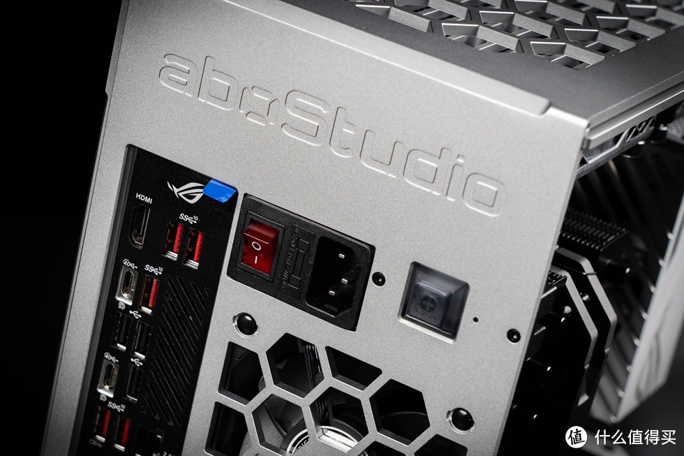 AboStudio ContainerM+ROG X670E-I+华硕 DUAL4070装机分享！