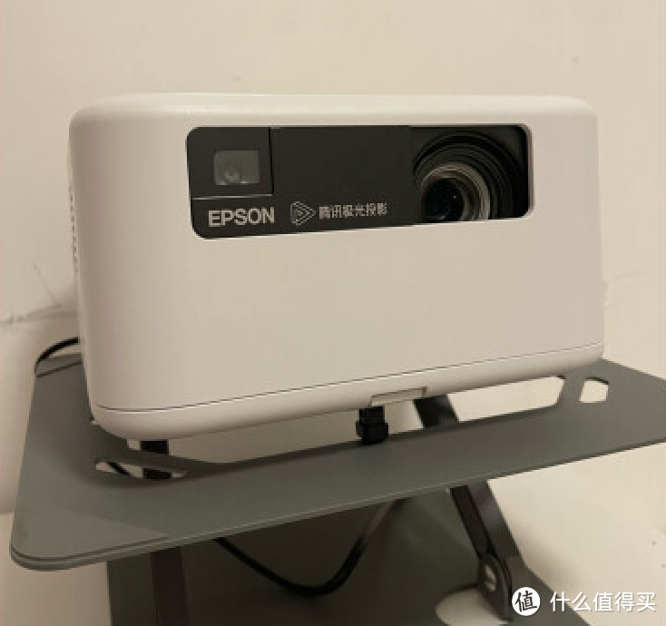 已踩过雷的人温馨提醒,选投影仪时要小心别掉进这些消费陷阱!