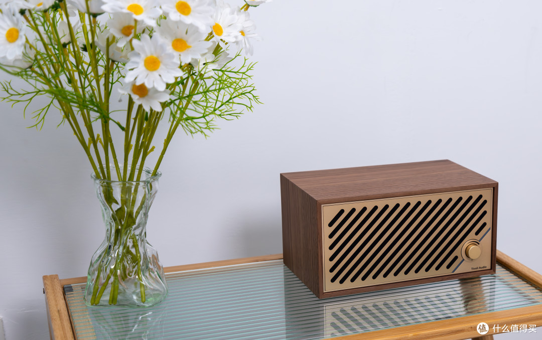 支持Airplay2的“收音机” ?体验Tivoli Audio 流金岁月M2D 复古木质音响