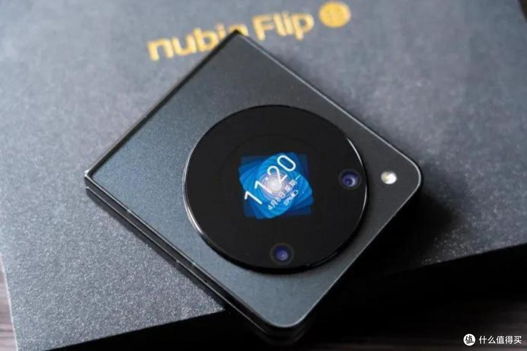 全新aiforall时代来袭努比亚折叠屏flip震撼小折叠屏市场