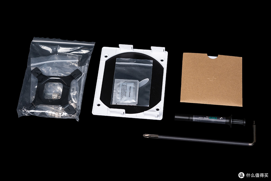 用DARK BASE 701+ 打造一台高效安逸的白色风冷主机