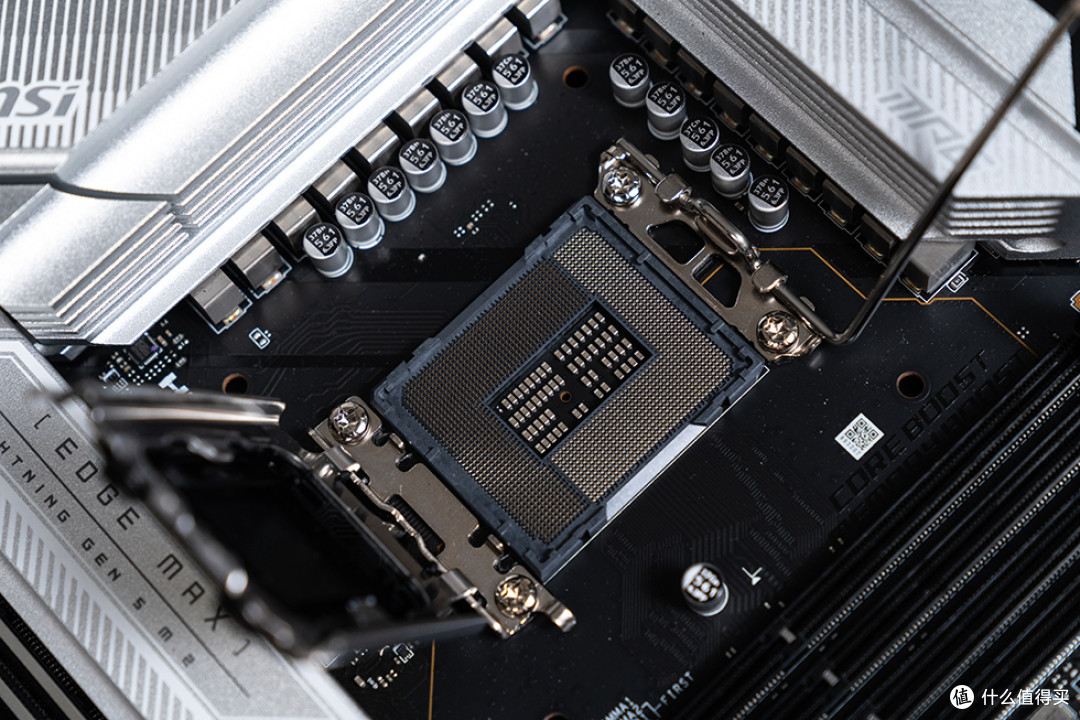 用DARK BASE 701+ 打造一台高效安逸的白色风冷主机
