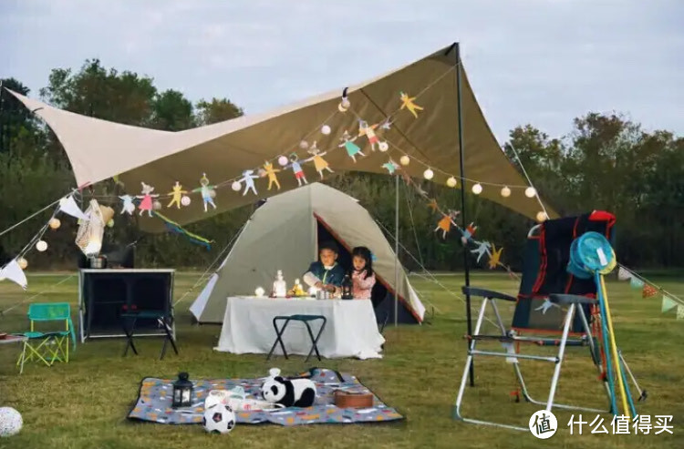 户外露营必备，迪卡侬天幕帐篷防雨又防晒。