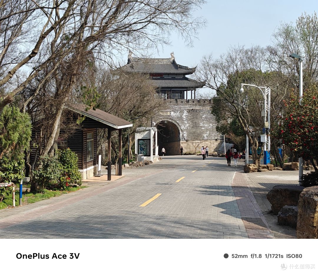 卷到没边,不到2K价位直屏水桶手机,一加Ace 3V全面体验有感