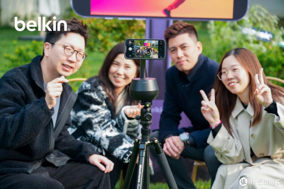 iphone超强外挂贝尔金推出自动追踪云台36002自助摄影新姿势