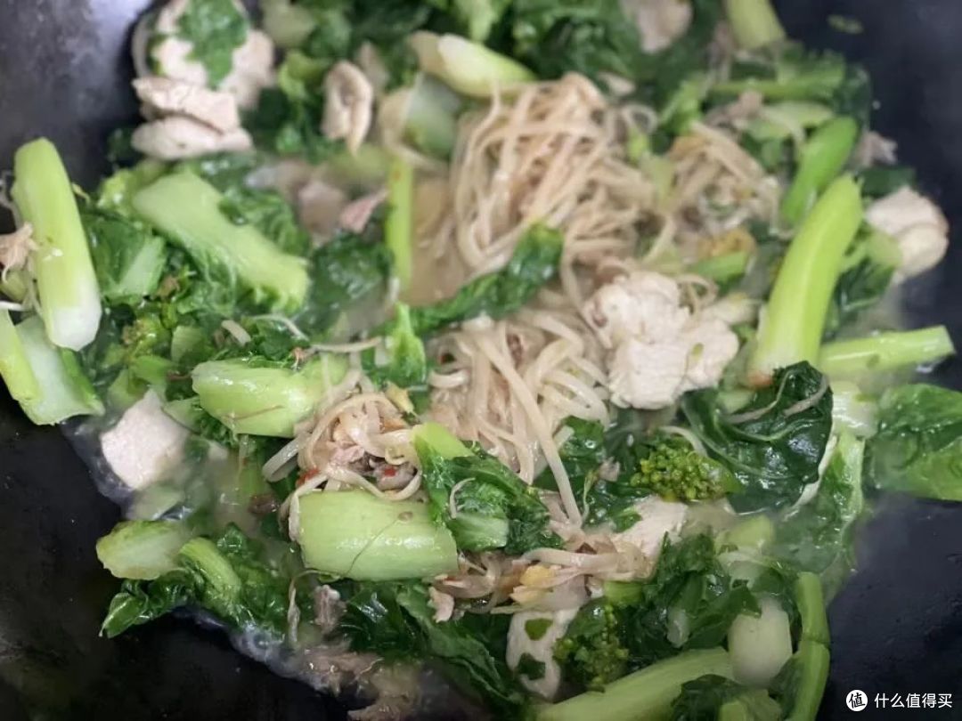 做饭糊弄学最近火了!这届年轻人在做一种很新的饭,别说还真不错!