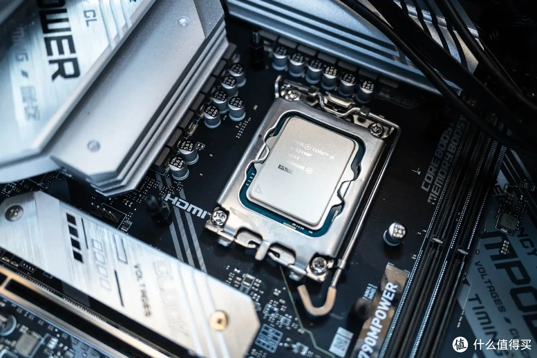 英特尔i512490f性价比激增它会成为新的入门级游戏神u么