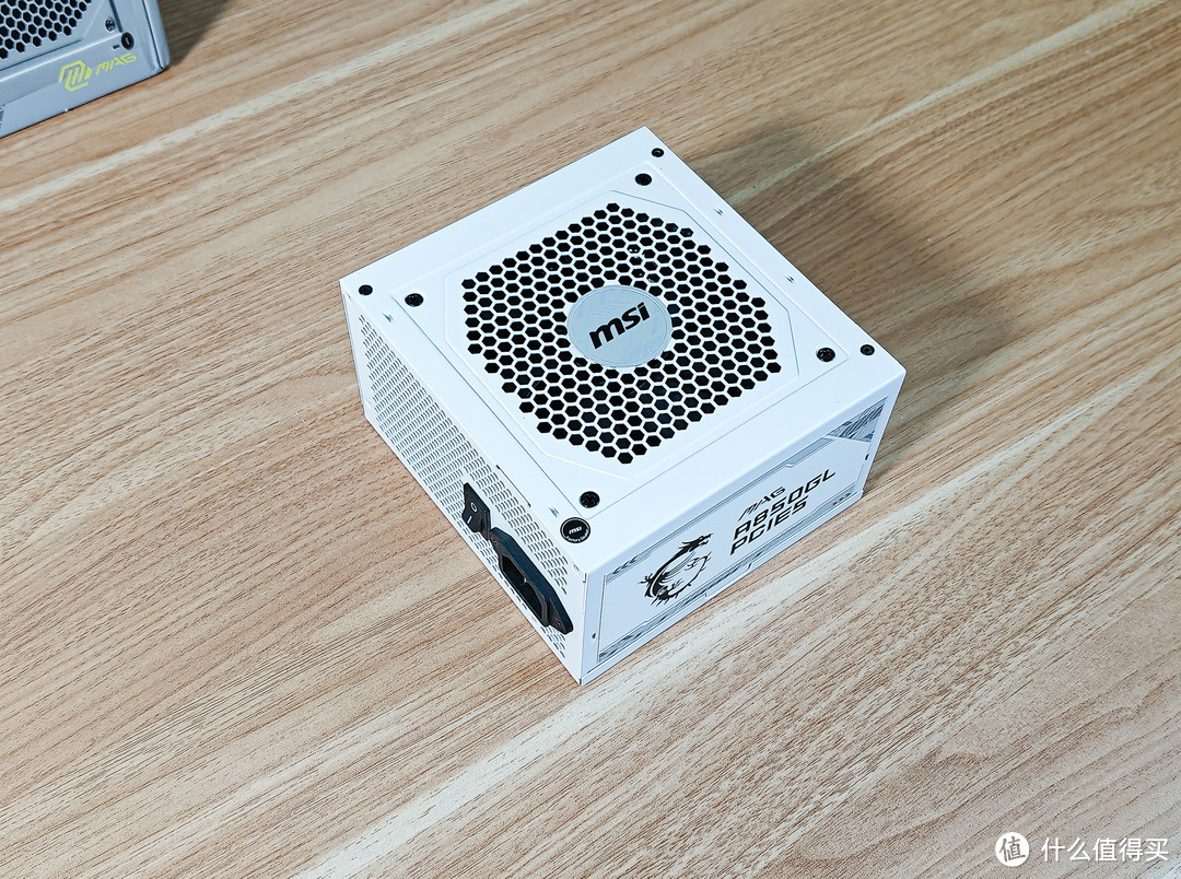 电脑电源ATX3.0成主流,名牌有保证,微星MAG A850GL PCIE5 WHITE开箱