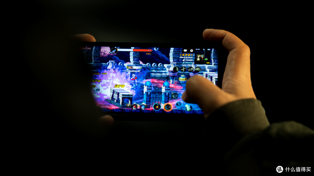 爱酱聊科技 篇十三:三防旗舰新机水泥封印,60米跌落