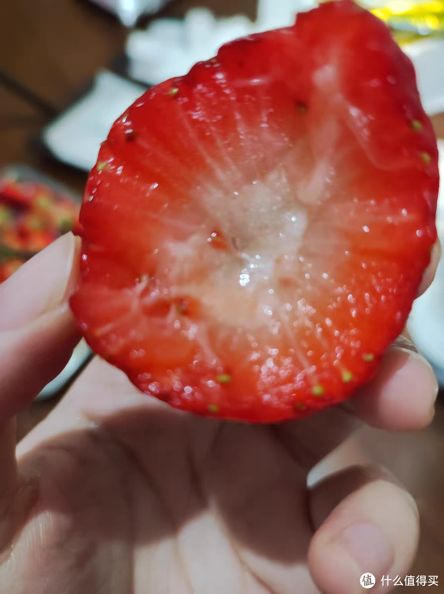 美味又治愈的草莓，春季必吃的水果