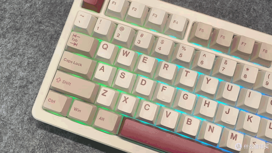当现代技术遇见复古风ilovbeeb87键盘的视觉吸引力与触觉反馈全面探索