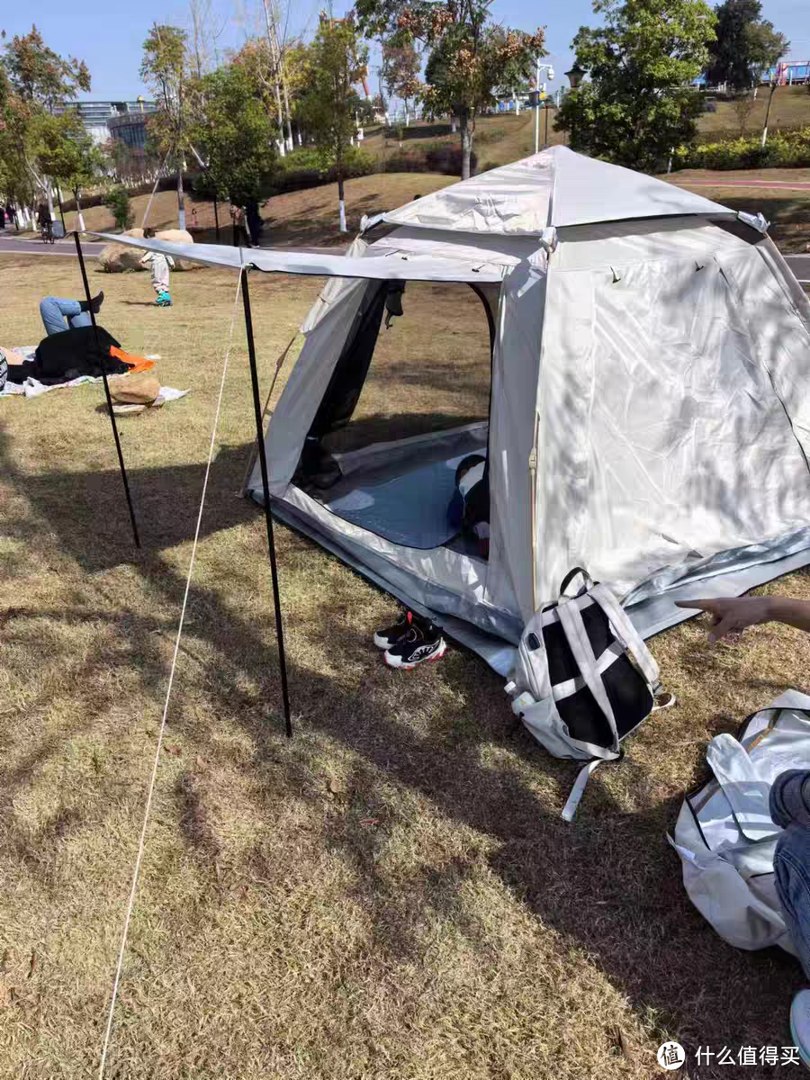 户外露营帐篷，可以移动的休息室