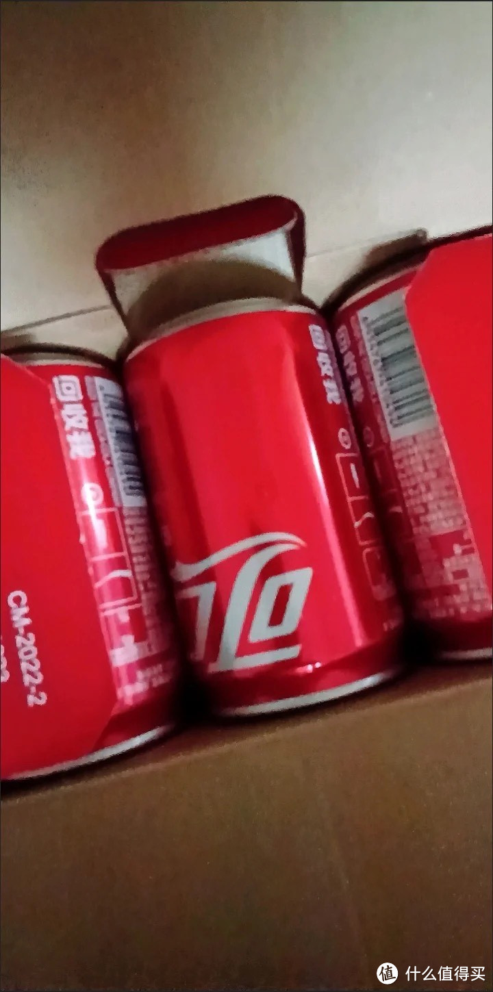 ￼￼可口可乐（Coca-Cola）汽水 碳酸饮料 200ml*24罐  迷你摩登罐 新老包装随机发货￼￼
