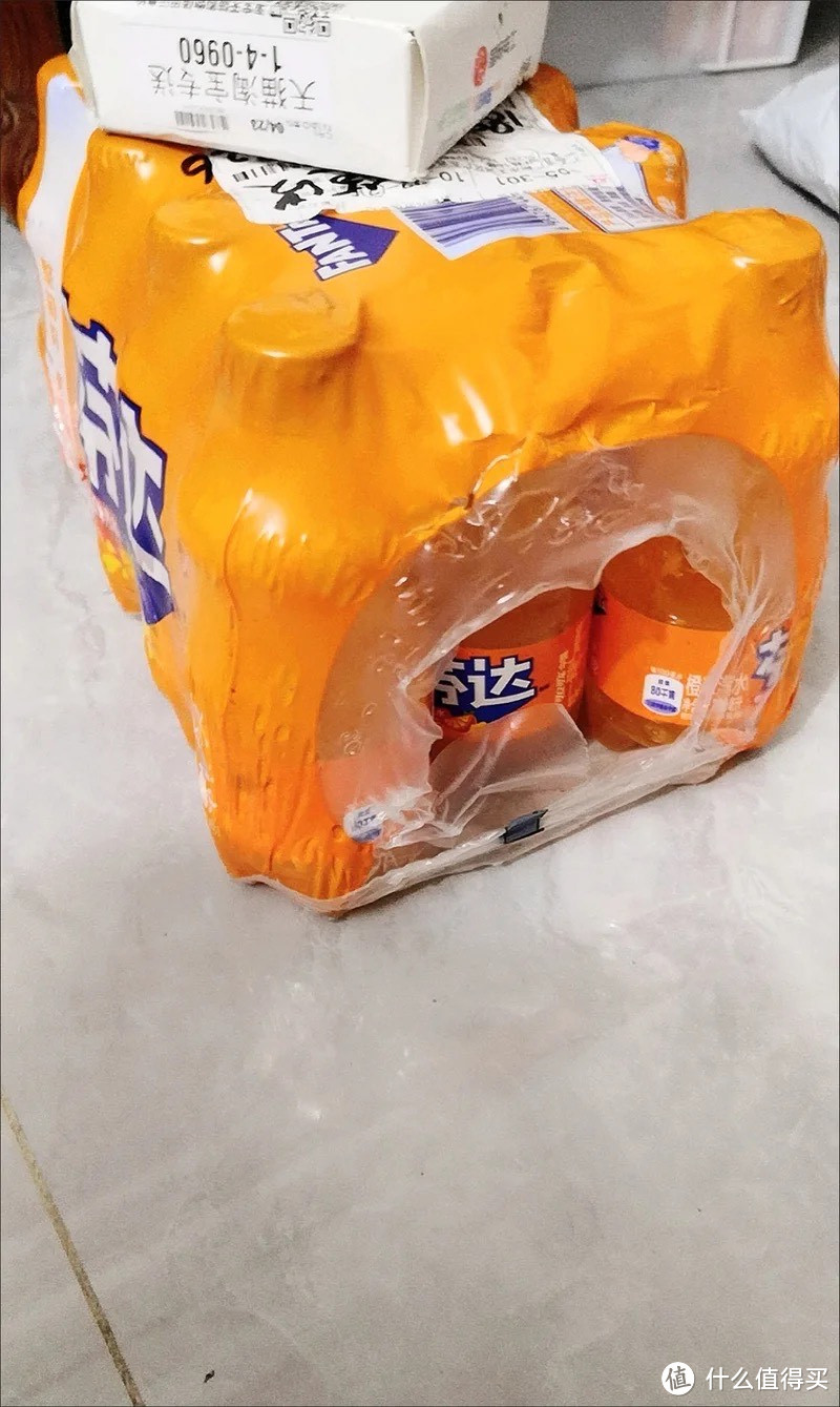 ￼￼可口可乐（Coca-Cola）芬达 Fanta 橙味汽水碳酸饮料300ml*12瓶 整箱装新老包装随机发货￼￼