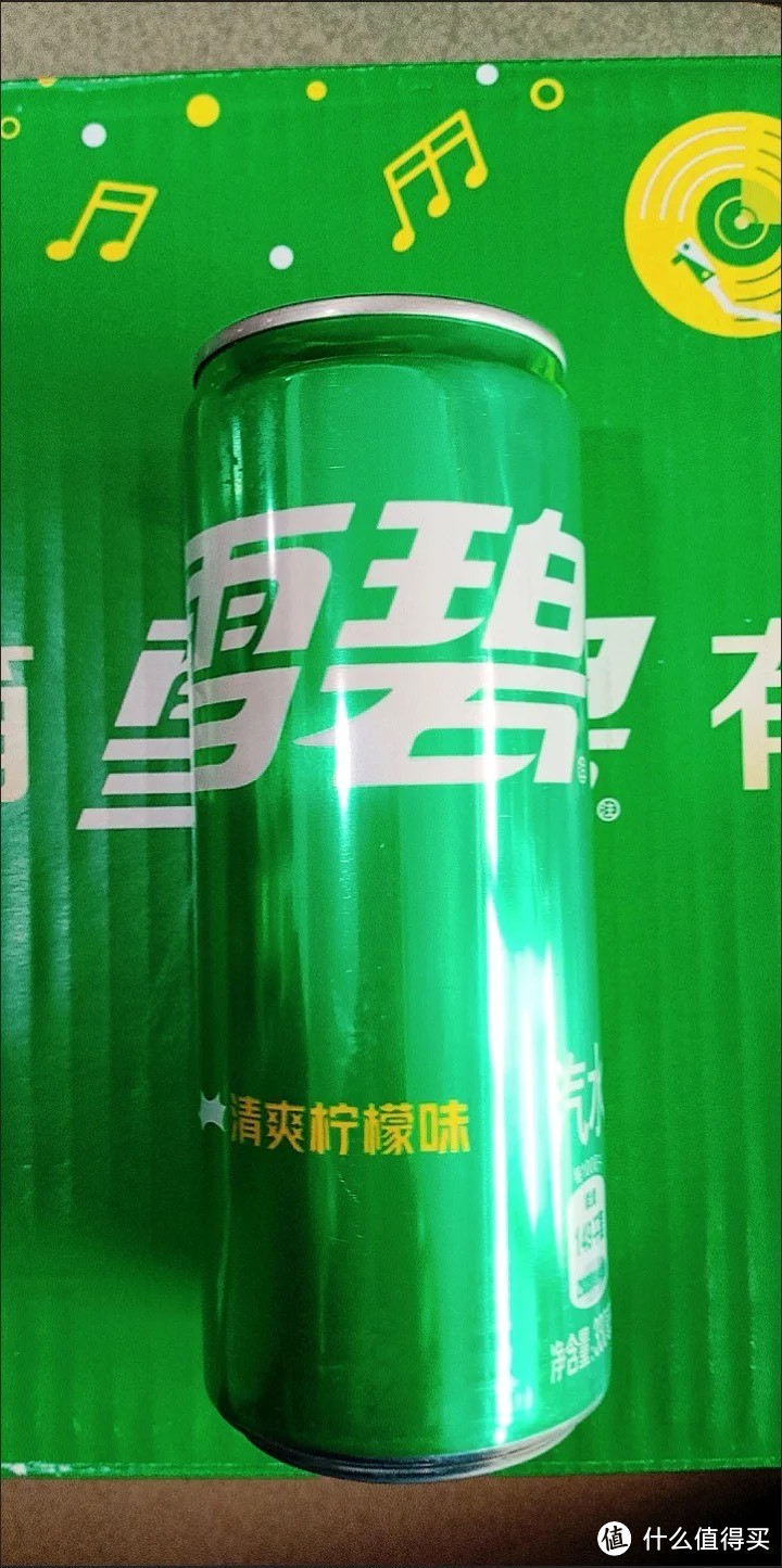 ￼￼可口可乐（Coca-Cola）雪碧Sprite柠檬味汽水碳酸饮料330ml*24罐摩登罐 整箱装￼￼