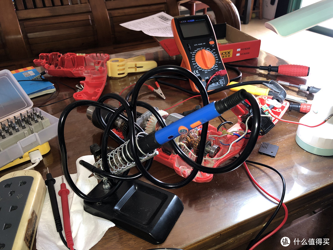 手电钻冲击钻坏了?也许只需要几块钱简单换个零件