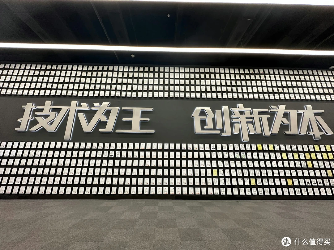 智能汽车篇五十二比亚迪总裁王传福上周末冒雨到访临沂市平邑县挖掘县