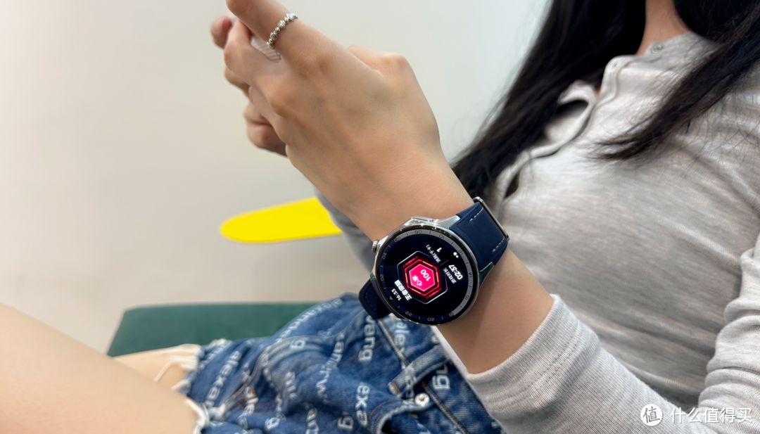 深入体验OPPO首款圆表OPPO Watch X后，我觉得能打败它的只有下一代