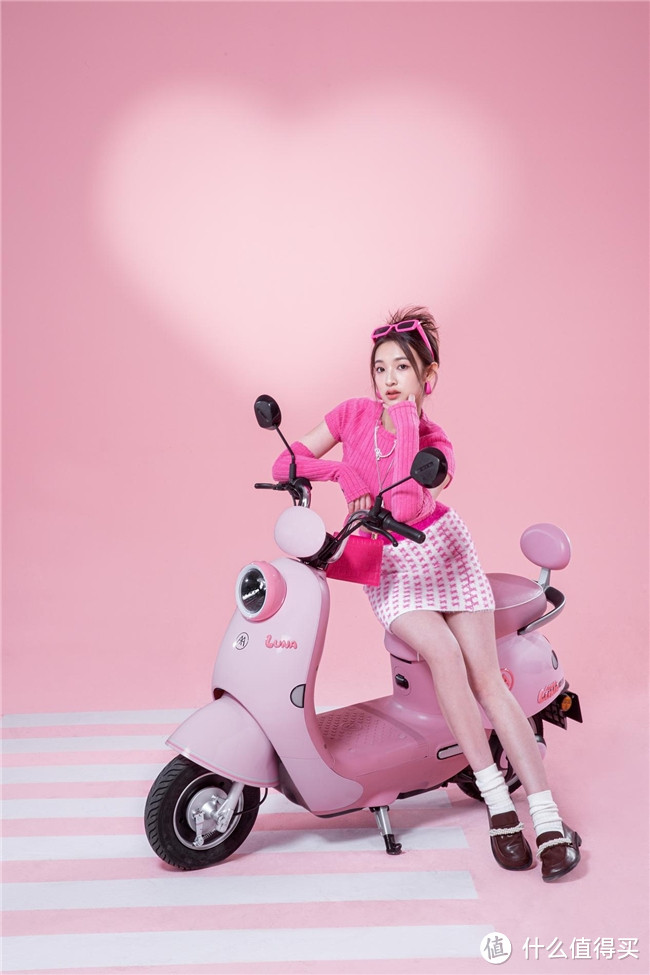 爱玛露娜电动车即将携手乘风2024重磅出道见证时尚她力量