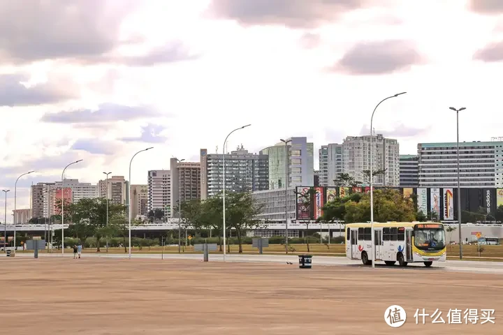 地球另一边的这个大国首都，告诉了我70年前人类心中的未来城市，长这样！