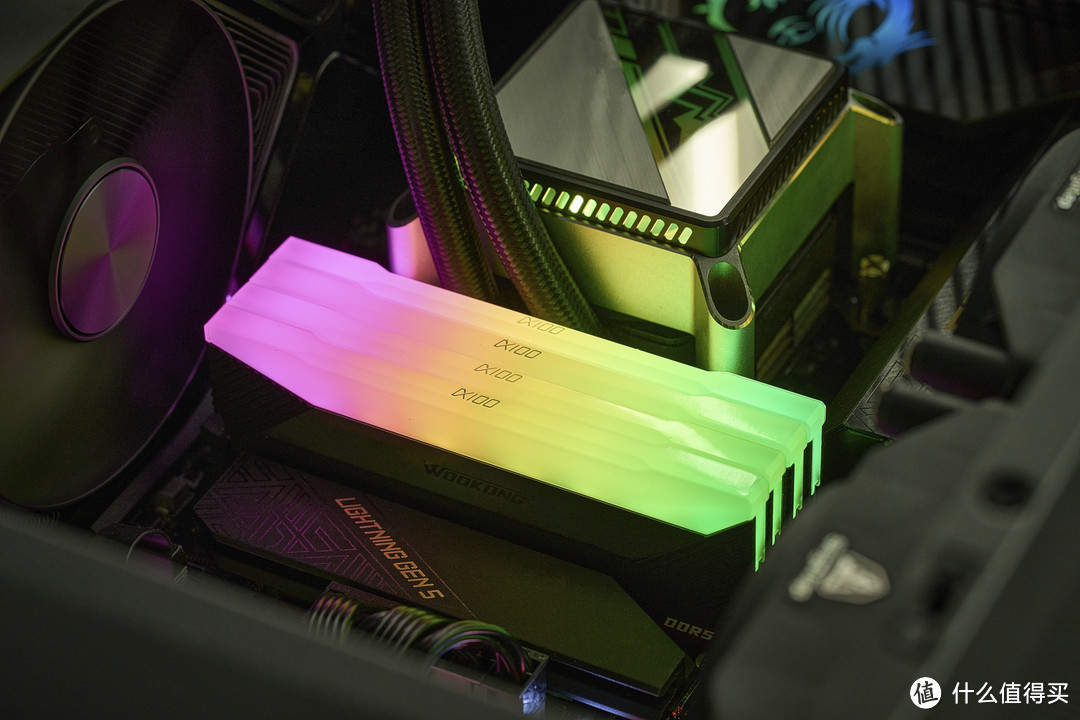 巅峰性能，电竞之选——佰维DX100月光宝盒DDR5内存