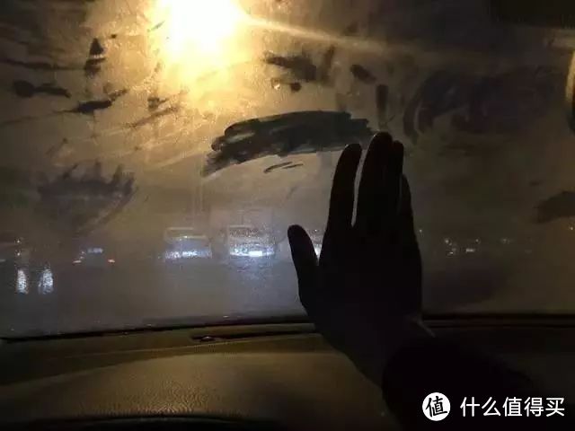 雨天起雾只会开空调解决？证明你不是合格的老司机