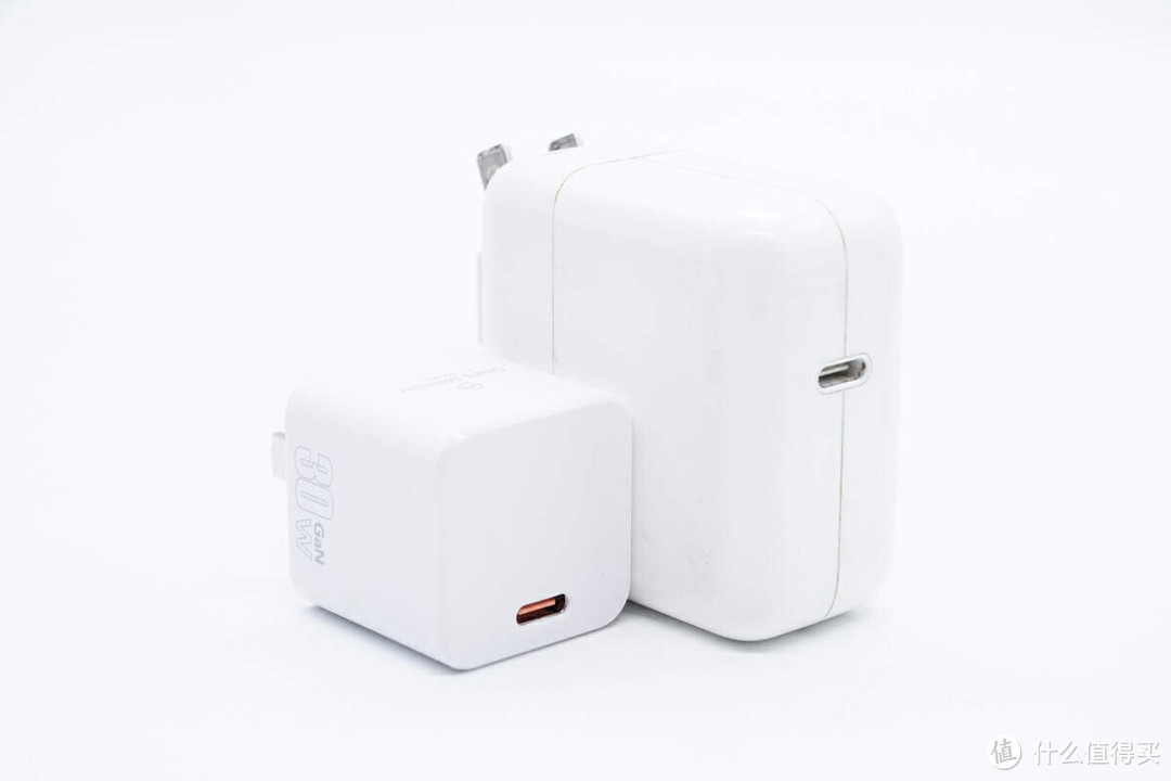 拆解报告:One's Member 1号会员店30W迷你氮化镓充电器OM-PD30L01