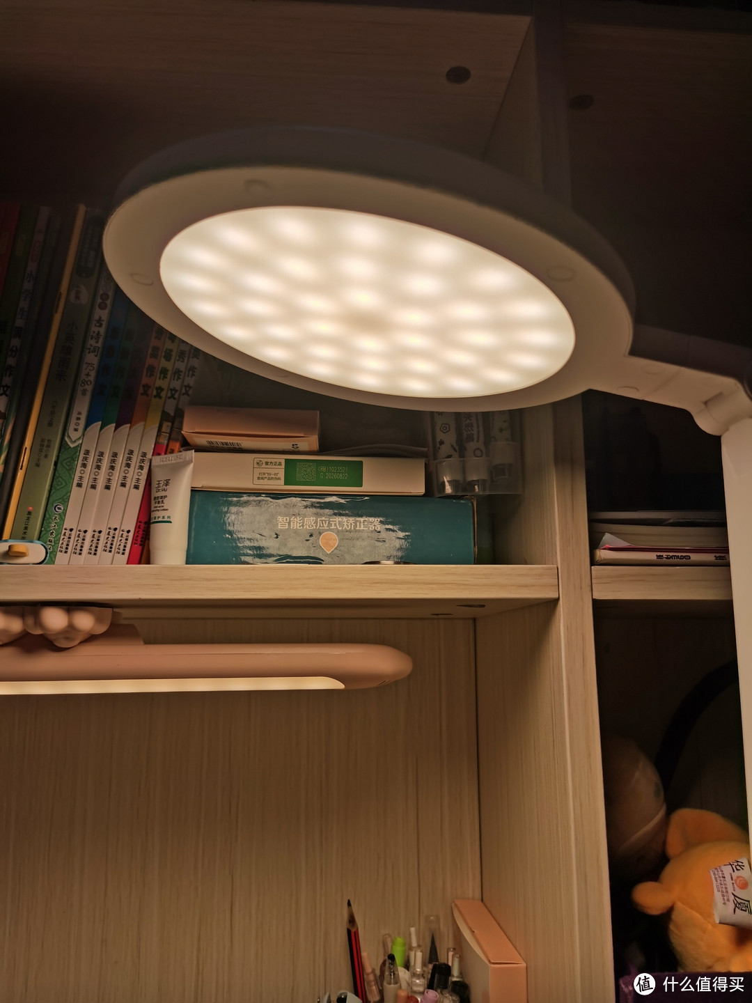 夜读必备！这款LED台灯让你告别眼干眼涩！