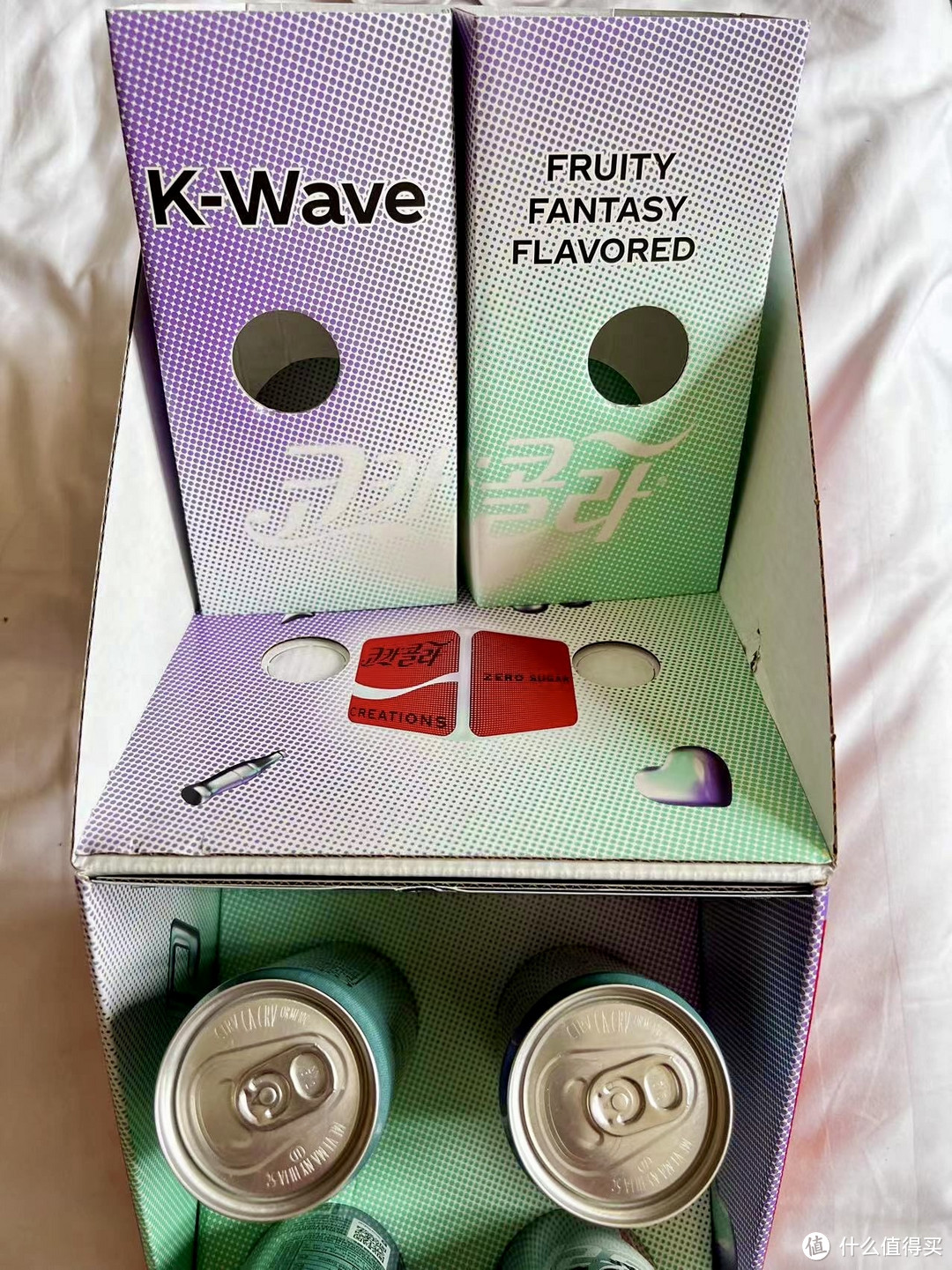 可乐不只是快乐水，更是一种文化。可口可乐推出 K-WaveZeroSugar，惊呆朋友居然拿到了美版K-Wava礼盒。