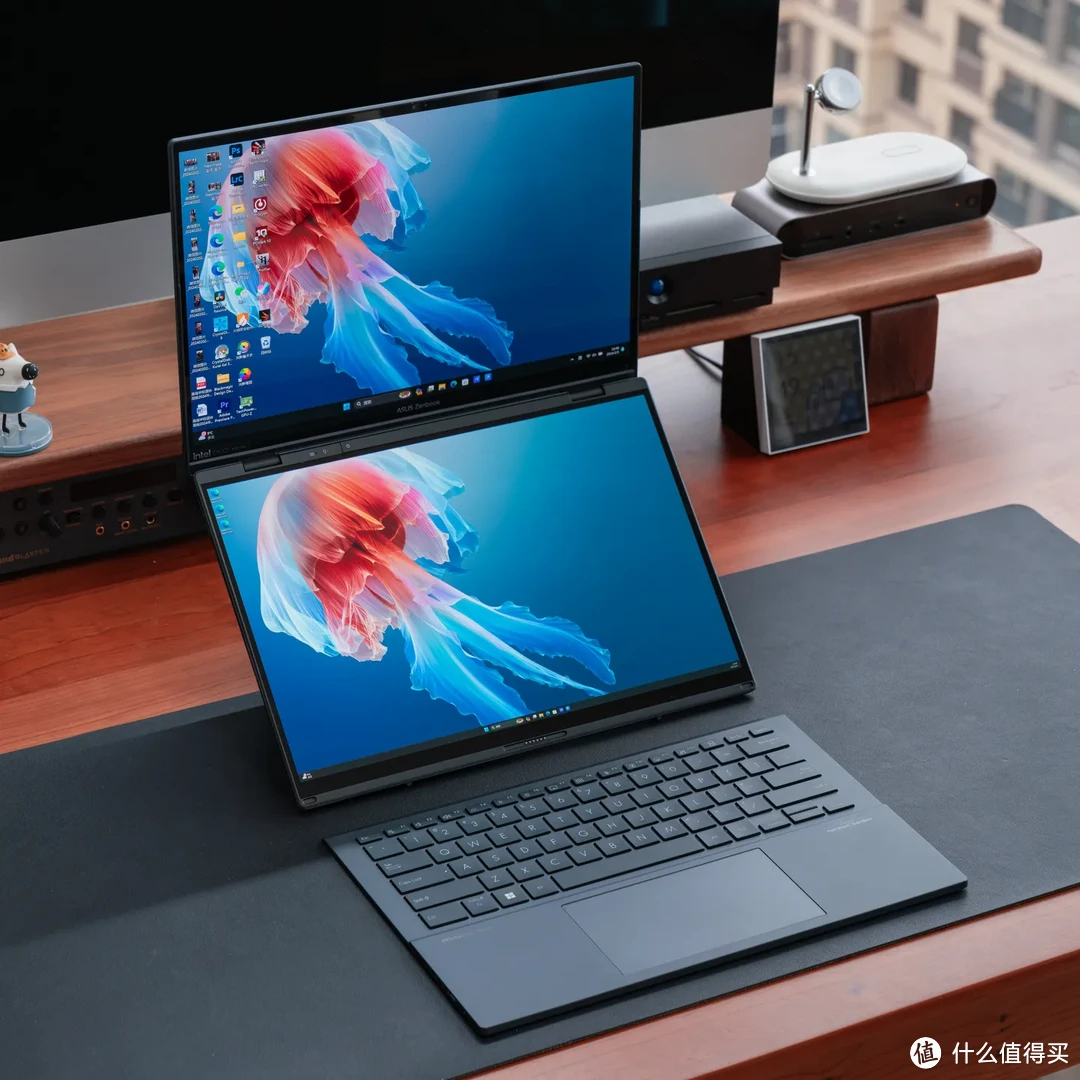 笔电还能外接折叠双屏，JSAUX FlipGo 真的很懂外出打工人的心