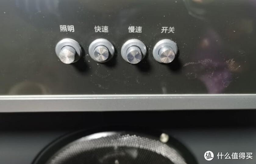 中式烹饪的油烟大,别选错油烟机了,不然污染空气又危害身体!