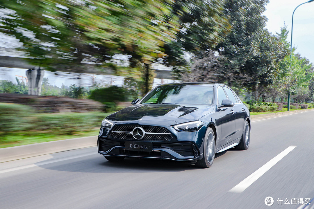 c级获b级车销冠奔驰别管华为小米都没有奔驰车标有吸引力