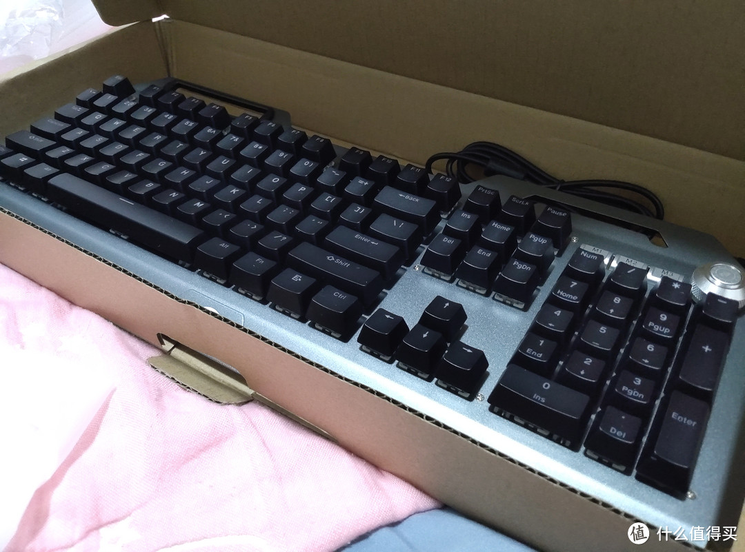 前行者tk99机械键盘，超值得的三件套众测产品。